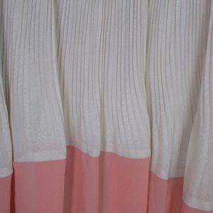 LC Lauren Conrad Skirts - Lauren Conrad two tone glitter skirt pleated Sz S LC Lauren Conrad Skirts - Lauren Conrad two tone glitter skirt pleated Sz S